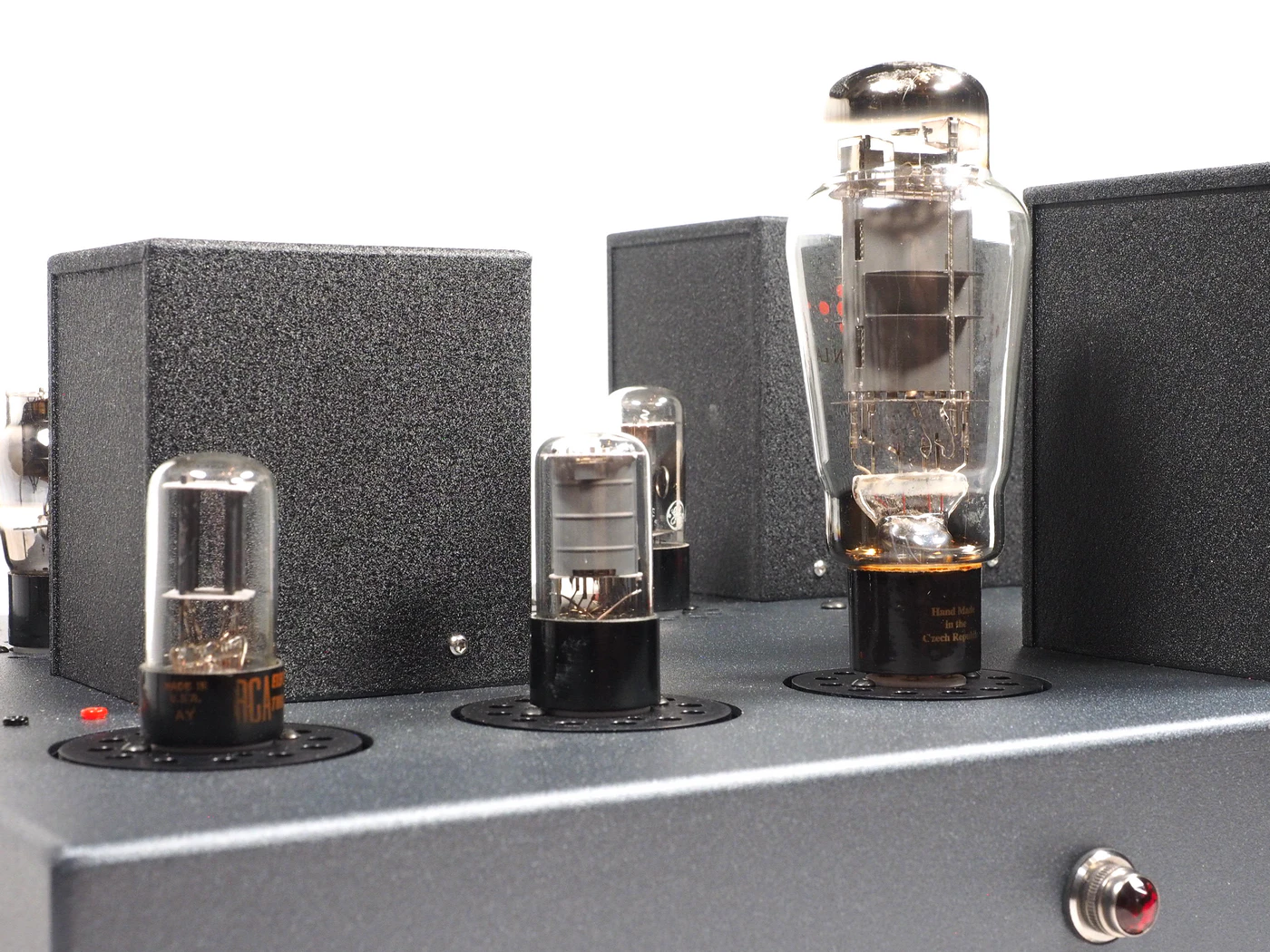 Galibier Design - NiWatt Amplifier - SW Tube Close-up